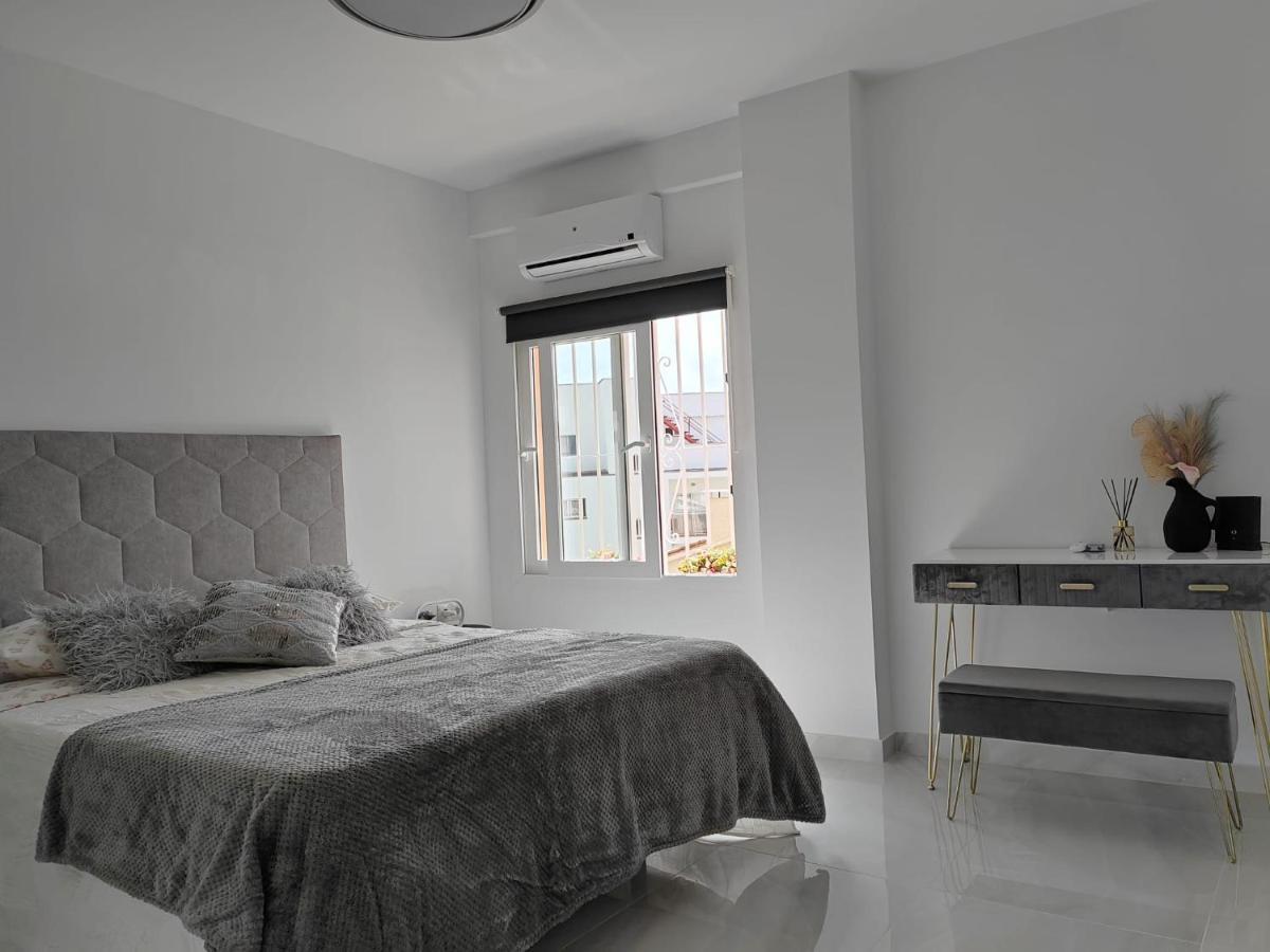 Apartamento La Torre,200M Hasta La Playa เบนัลมาเดนา ภายนอก รูปภาพ
